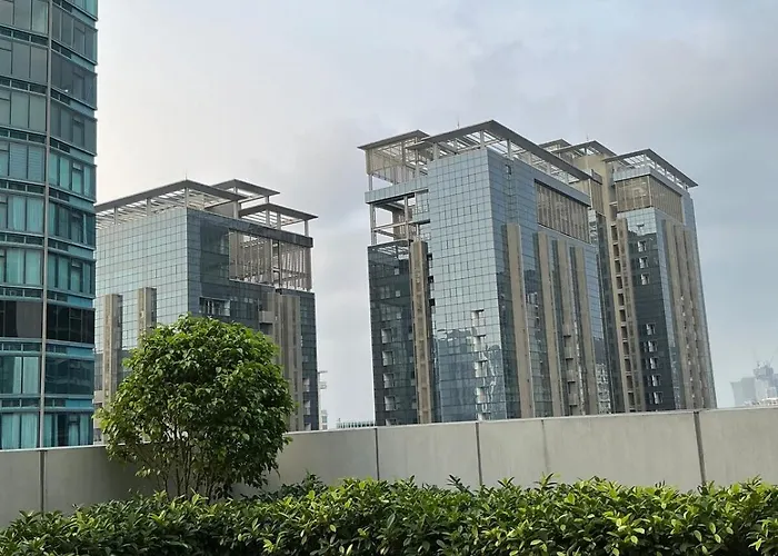 1 Bedroom Bgc, Uptown Mall, High Street & Landers Apartment Manila