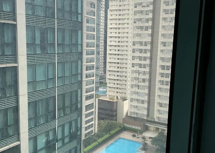 1 Bedroom Bgc, Uptown Mall, High Street & Landers Apartment Manila