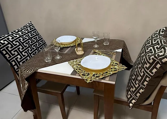 1 Bedroom Bgc, Uptown Mall, High Street & Landers