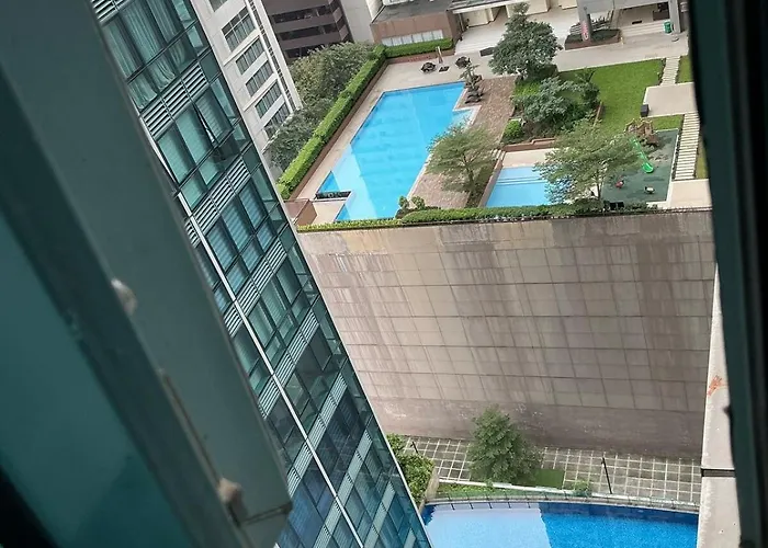 Apartment 1 Bedroom Bgc, Uptown Mall, High Street & Landers