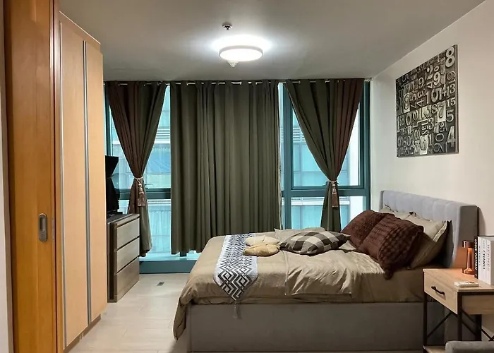 1 Bedroom Bgc, Uptown Mall, High Street & Landers *