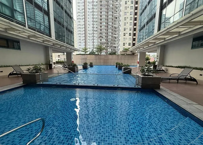 1 Bedroom Bgc, Uptown Mall, High Street & Landers