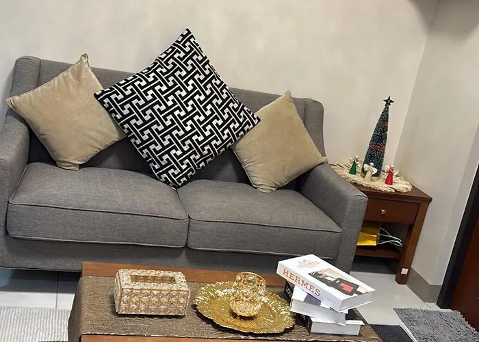 1 Bedroom Bgc, Uptown Mall, High Street & Landers *