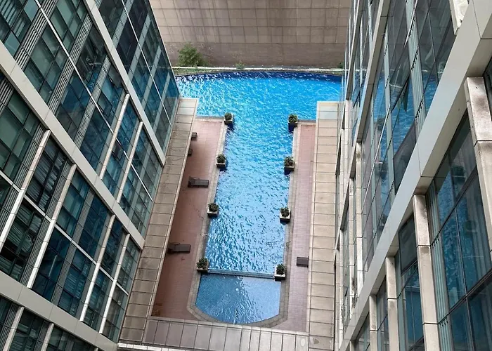 1 Bedroom Bgc, Uptown Mall, High Street & Landers Apartment Manila
