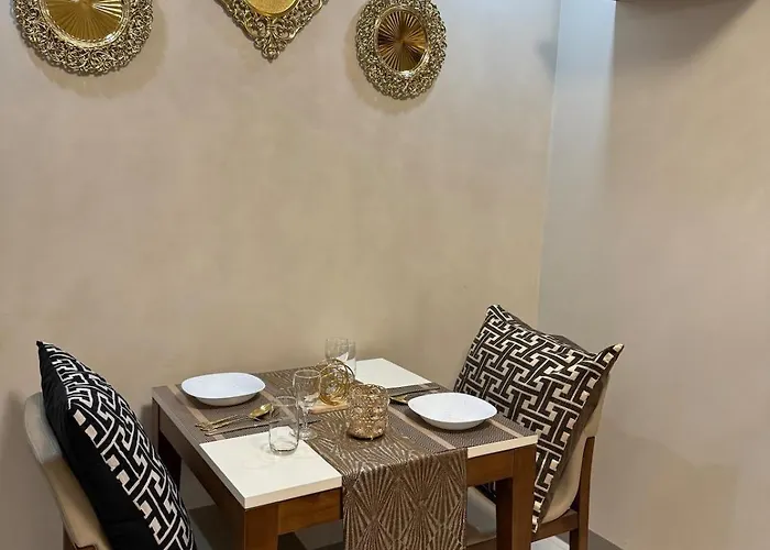 1 Bedroom Bgc, Uptown Mall, High Street & Landers Apartment